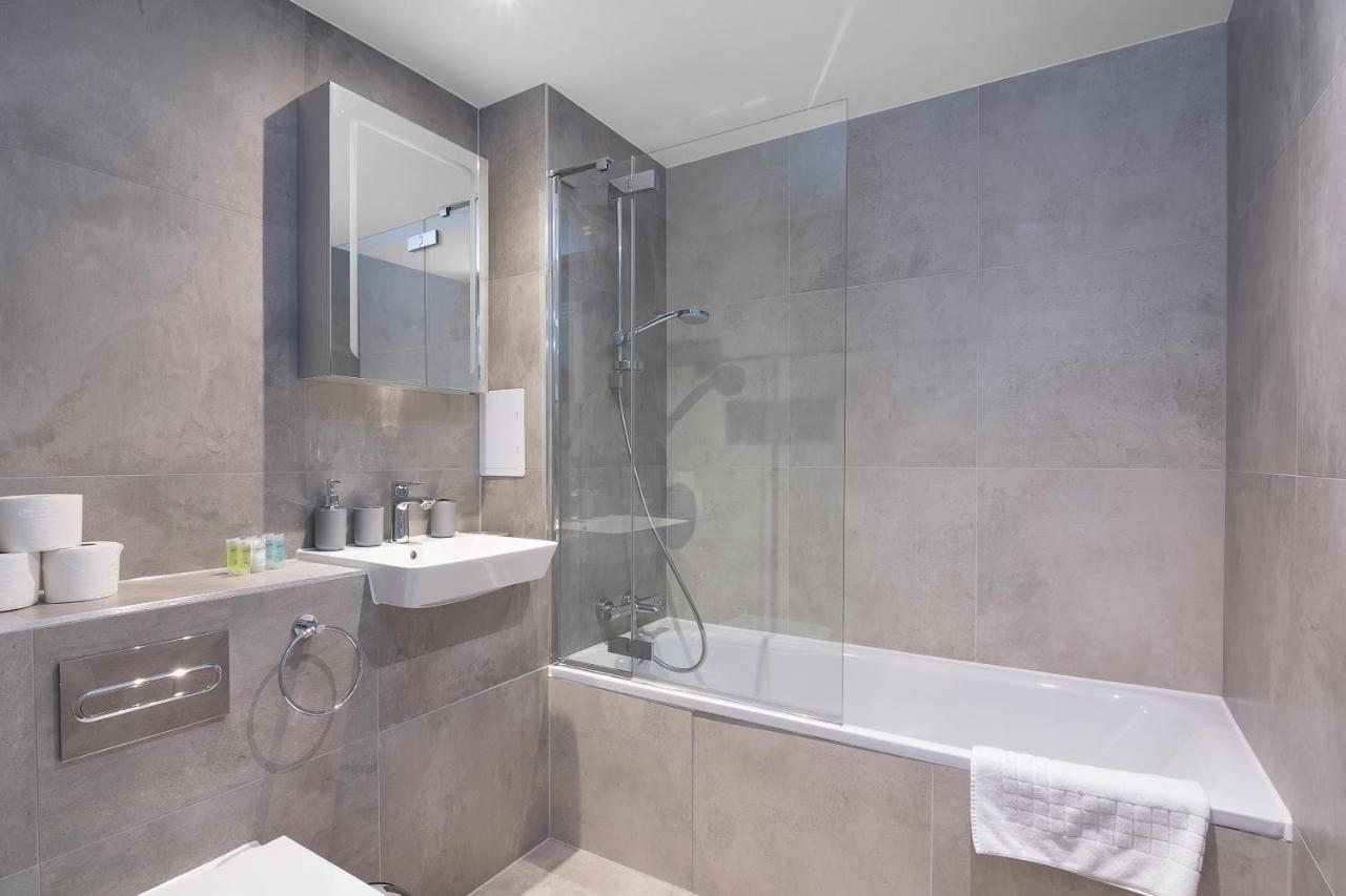 Spacious, Bright & Modern 1 & 2 Bed Apartments At Sligo House - Central Watford Watford  Exteriör bild