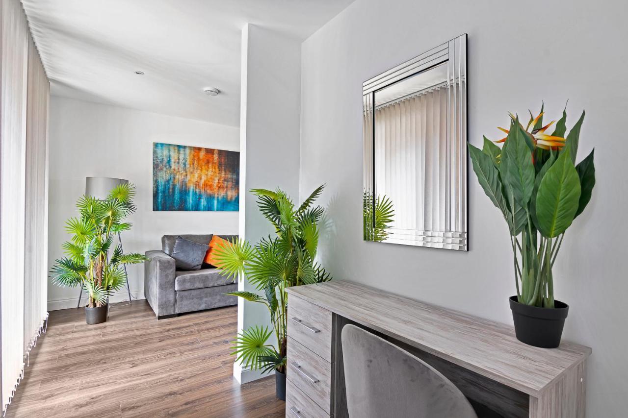 Spacious, Bright & Modern 1 & 2 Bed Apartments At Sligo House - Central Watford Watford  Exteriör bild