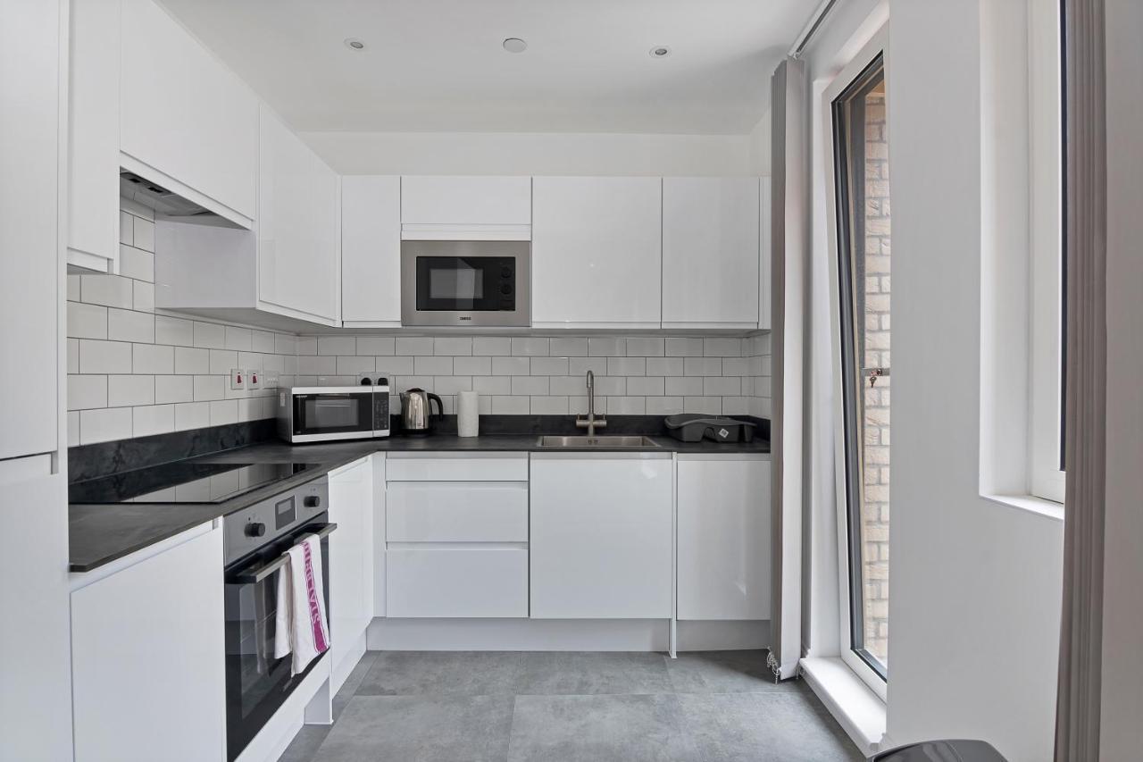Spacious, Bright & Modern 1 & 2 Bed Apartments At Sligo House - Central Watford Watford  Exteriör bild