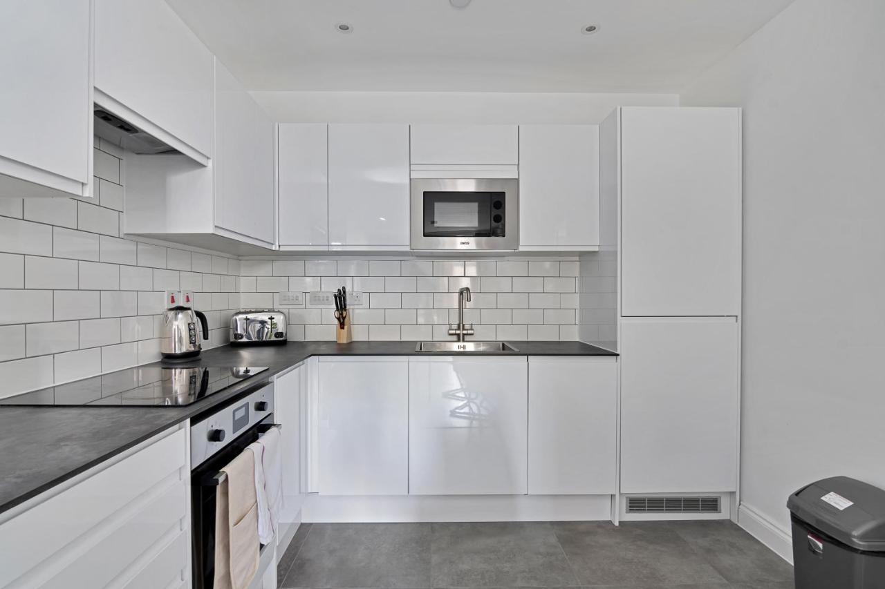 Spacious, Bright & Modern 1 & 2 Bed Apartments At Sligo House - Central Watford Watford  Exteriör bild