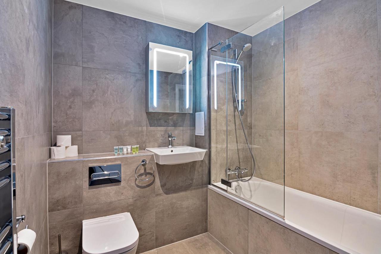 Spacious, Bright & Modern 1 & 2 Bed Apartments At Sligo House - Central Watford Watford  Exteriör bild