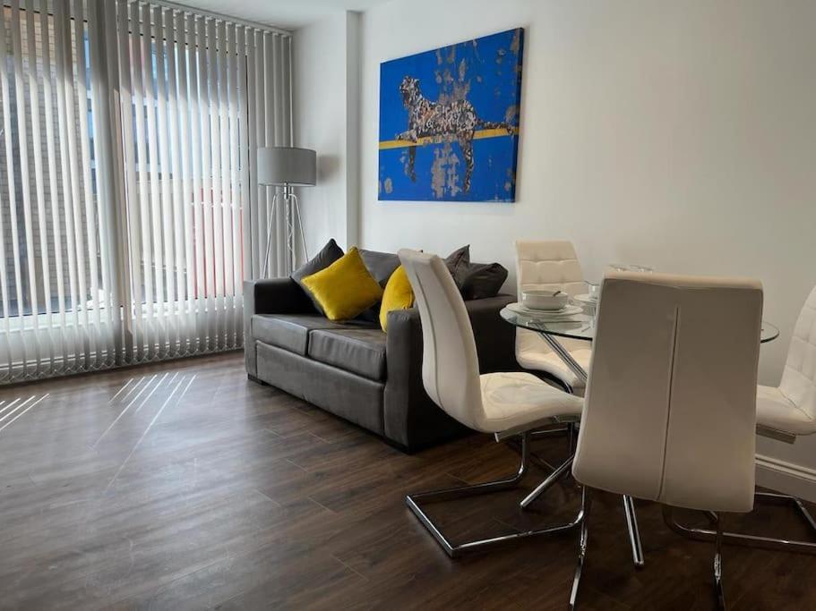 Spacious, Bright & Modern 1 & 2 Bed Apartments At Sligo House - Central Watford Watford  Exteriör bild