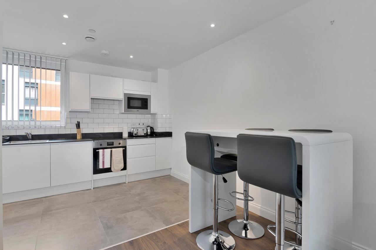 Spacious, Bright & Modern 1 & 2 Bed Apartments At Sligo House - Central Watford Watford  Exteriör bild